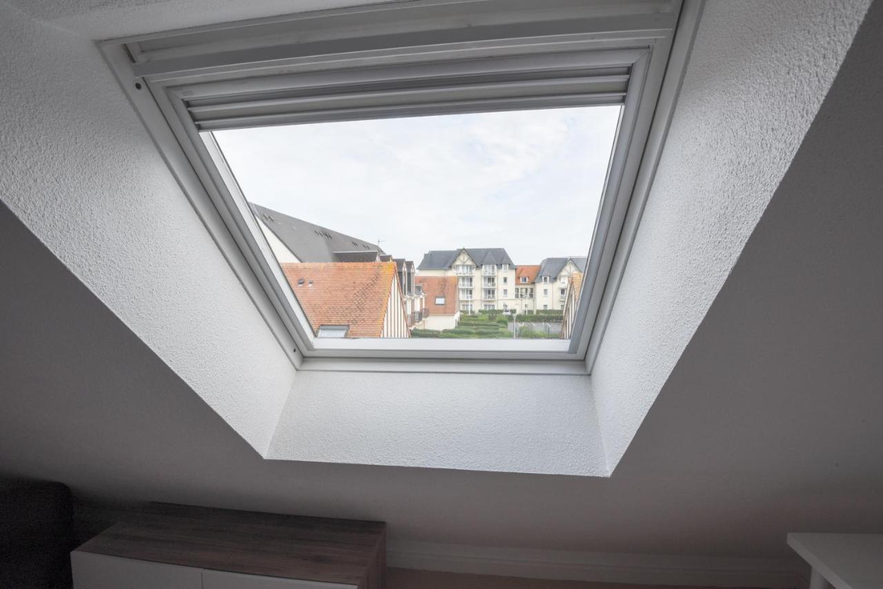 Le Voilier Apartamento Courseulles-sur-Mer Exterior foto